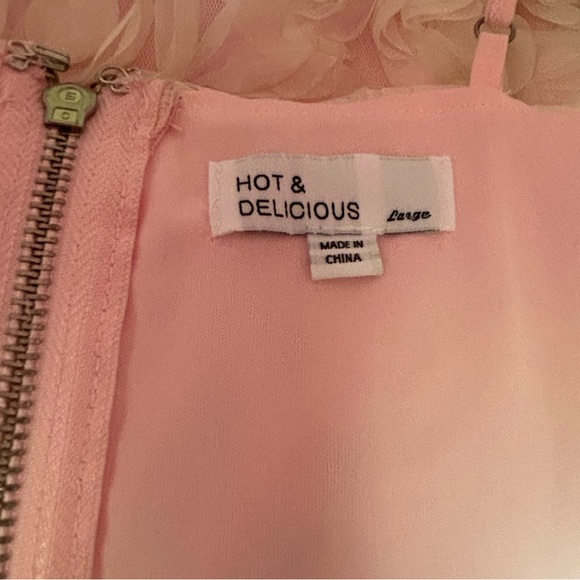 Hot & Delicious Pink and White Rosette 2 Piece Set - Size Large - Picture 5 of 5